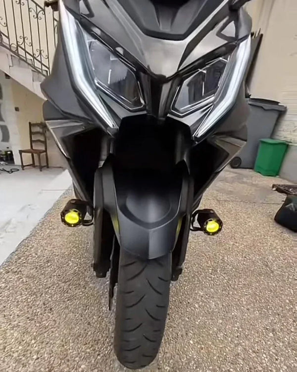KYMCO AK-550 Image 02