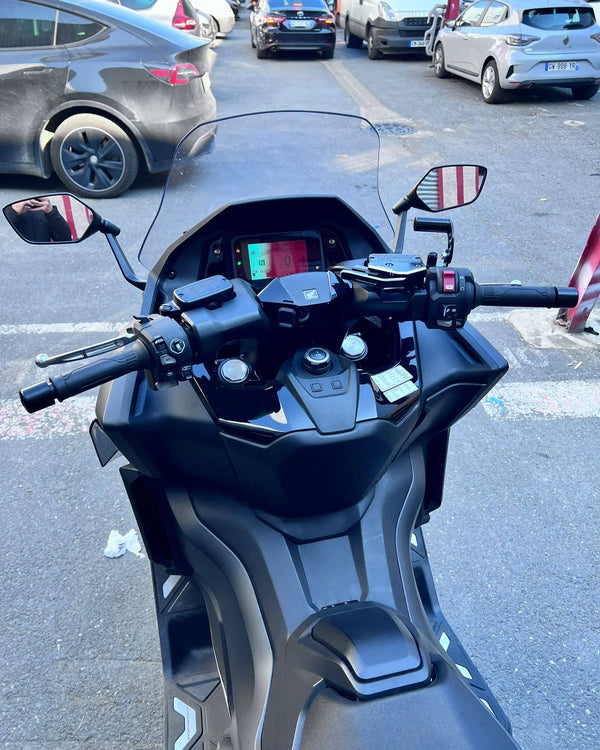 Honda Forza 750 Image 02