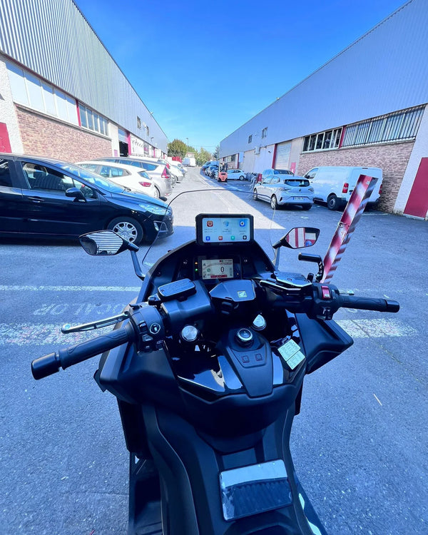 Honda Forza 750 Image 04