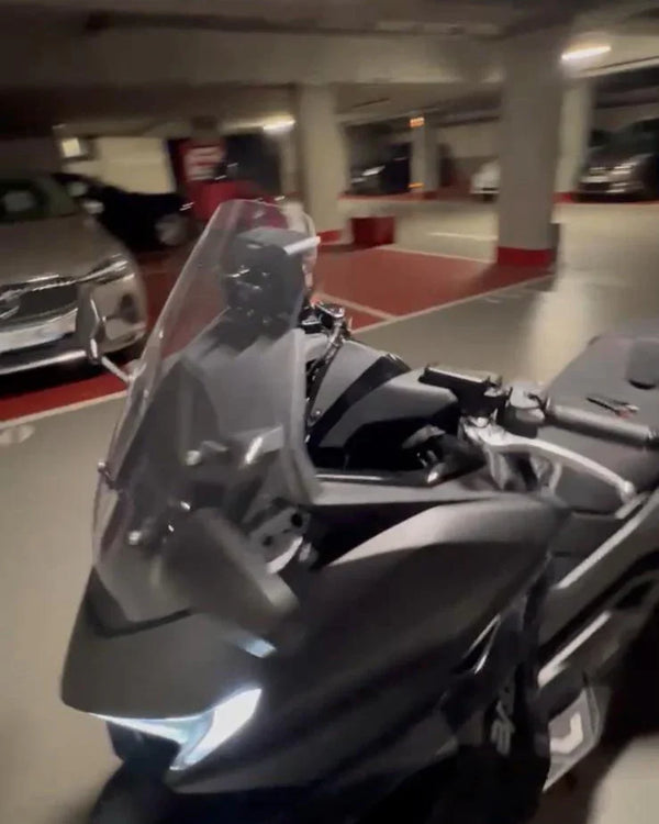 Honda Forza 750 Image 08