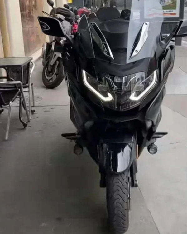 BMW K1600B Image 01